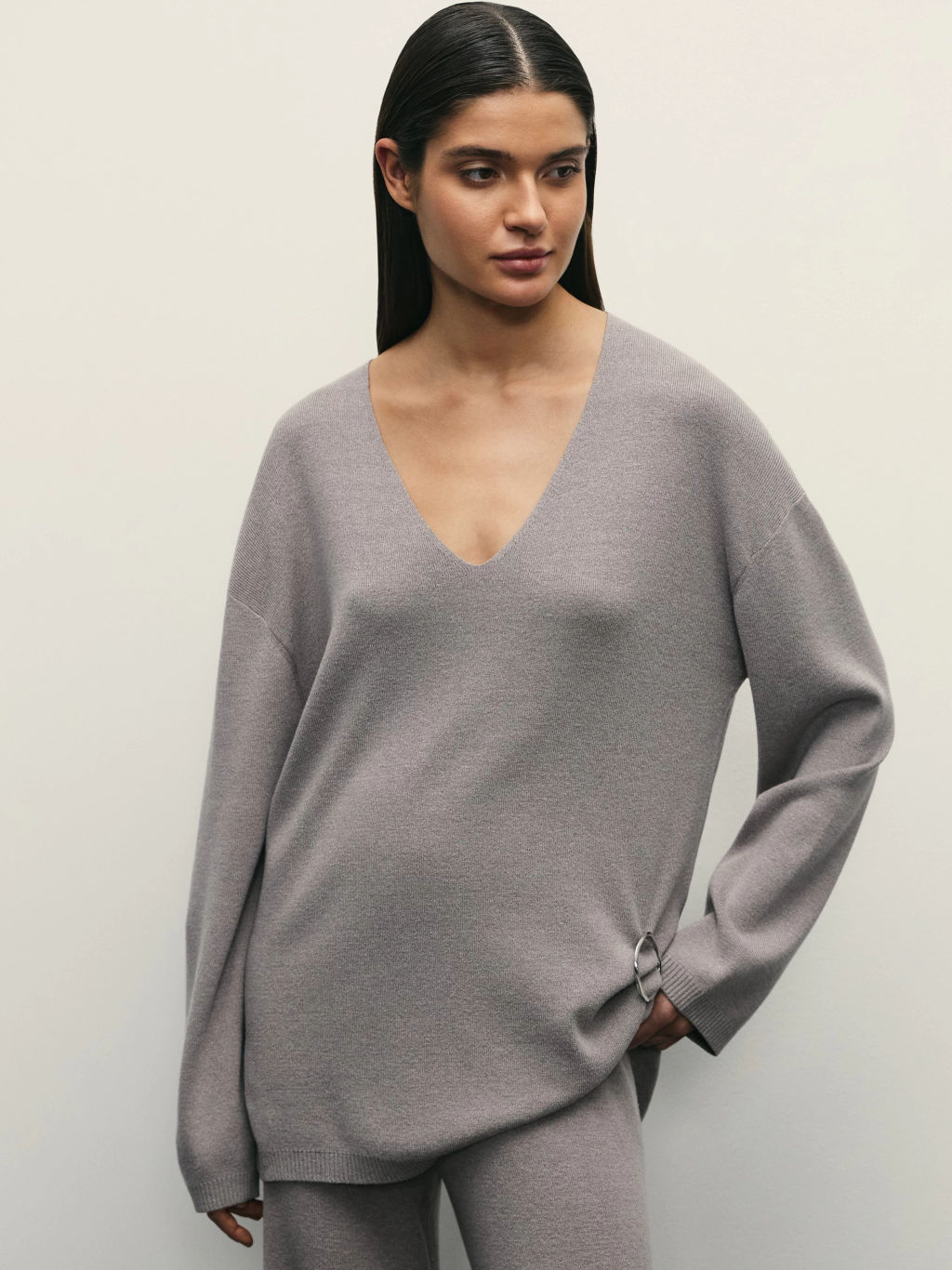 Джемпер из вискозы с V-образной горловиной / Zarina  фото 7