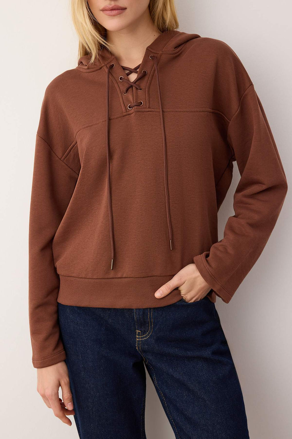 Lacivert Baglama Detayl? Oversize/Genis Kal?p Orme Sweatshirt TWOAW26SW00053 - Trendyolmilla фото 10