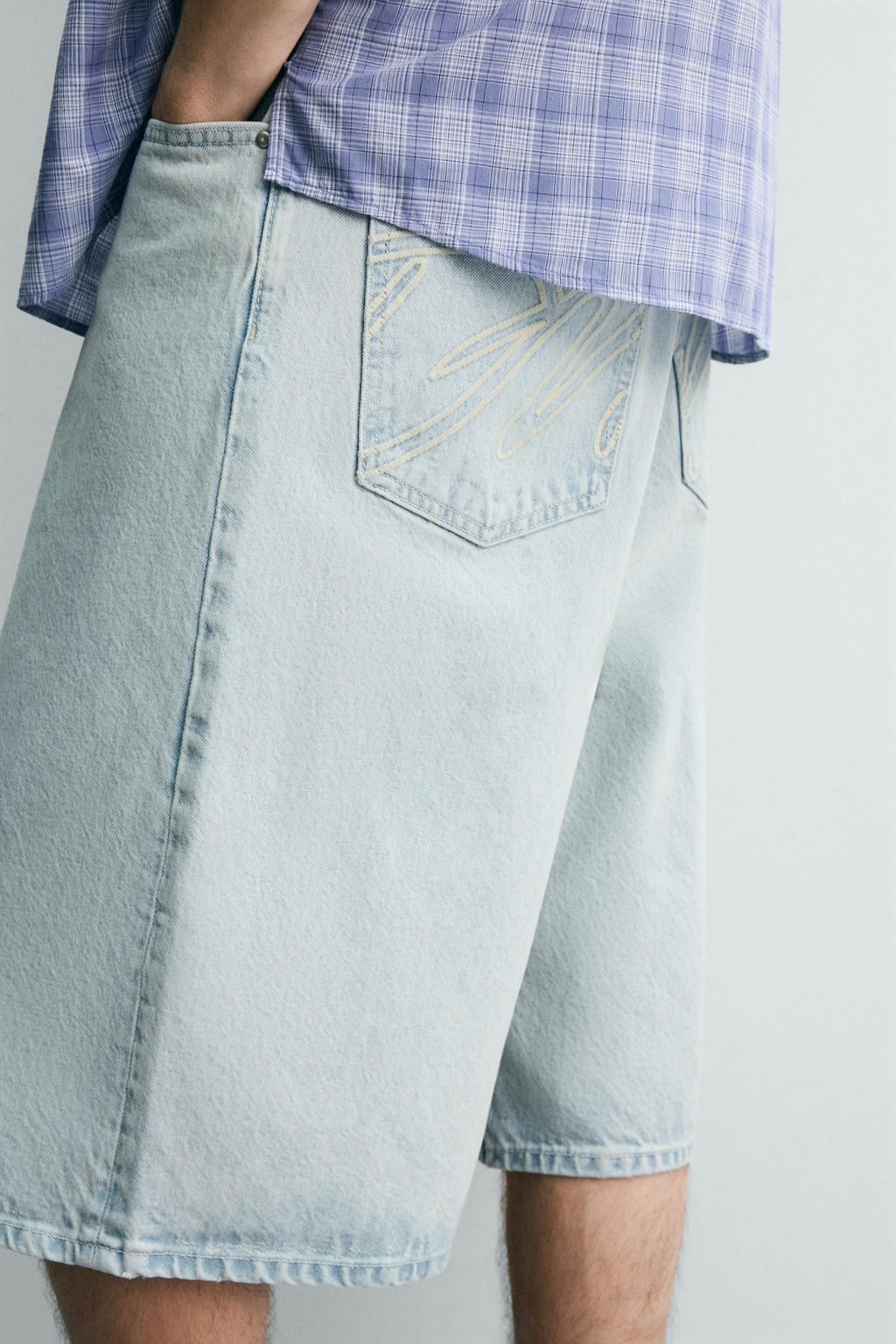 JORTS DENIM BAGGY FIT BORDADOS / Azul claro - Zara фото 6