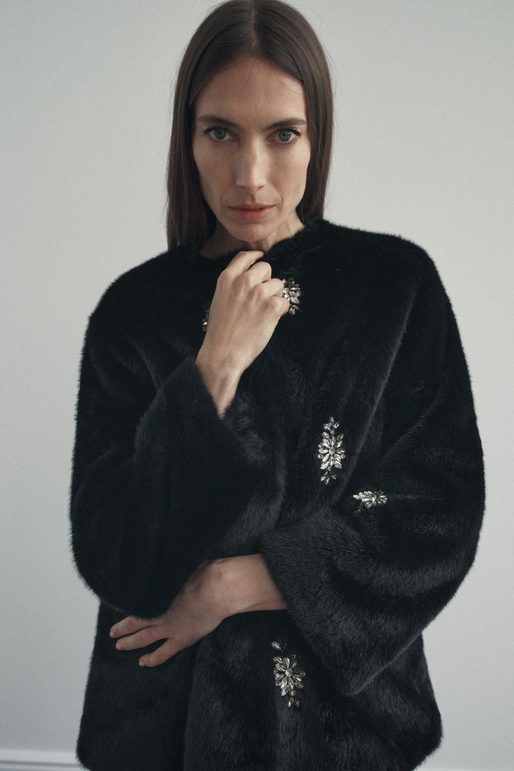 FAUX FUR COAT WITH JEWEL BEADING - Zara фото 2