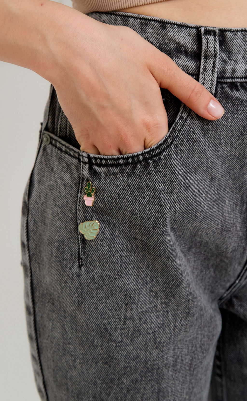 Джинсы женские момы с высокой талией F922-0115 черные