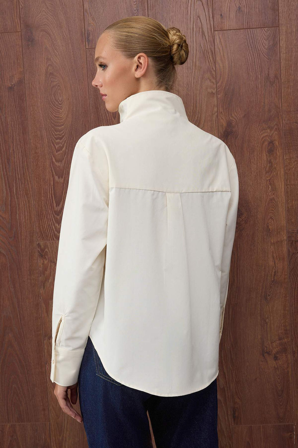 Ozel Koleksiyon Tas Yaka Detayl? Dusuk Omuz Gomlek TWOAW26GO00035 - Trendyolmilla фото 4