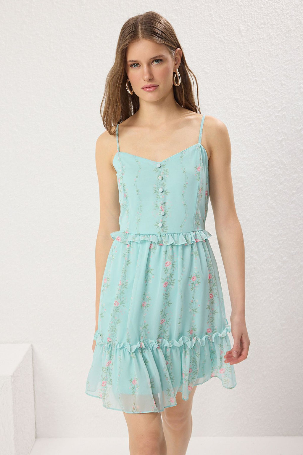Mint Cicekli Etegi Belden Ac?lan Sifon Ucus Ucus Dokuma Mini Elbise TWOSS23EL01782