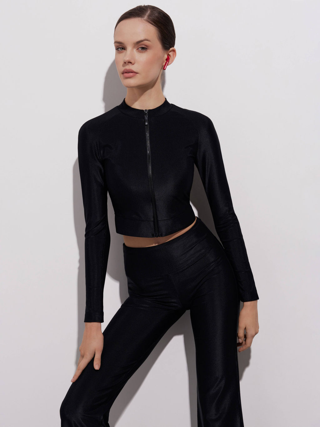 CONTE Укороченный спортивный джемпер в рубчик на молнии LJ 2750 black - Conte elegant фото 4