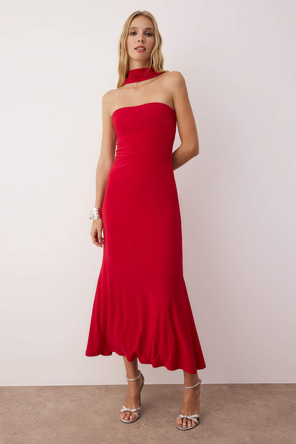 K?rm?z? Duz Orme Sandy Maxi Astars?z Kokteyl Elbise TPRAW26EL00005 - Trendyolmilla фото 2