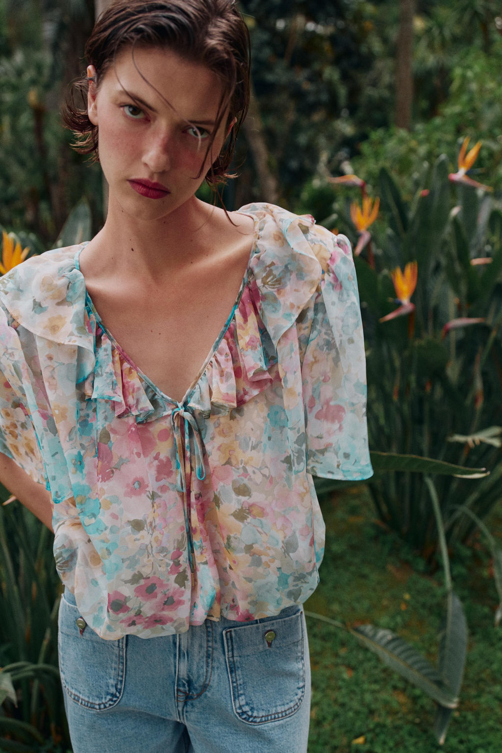 BLUSA VOLANTES ESTAMPADO FLORAL / Multicolor