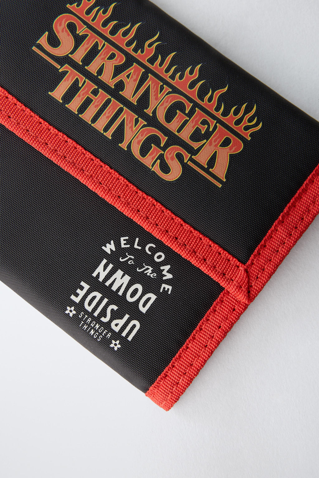 STRANGER THINGS  NETFLIX WALLET - Zara фото 3