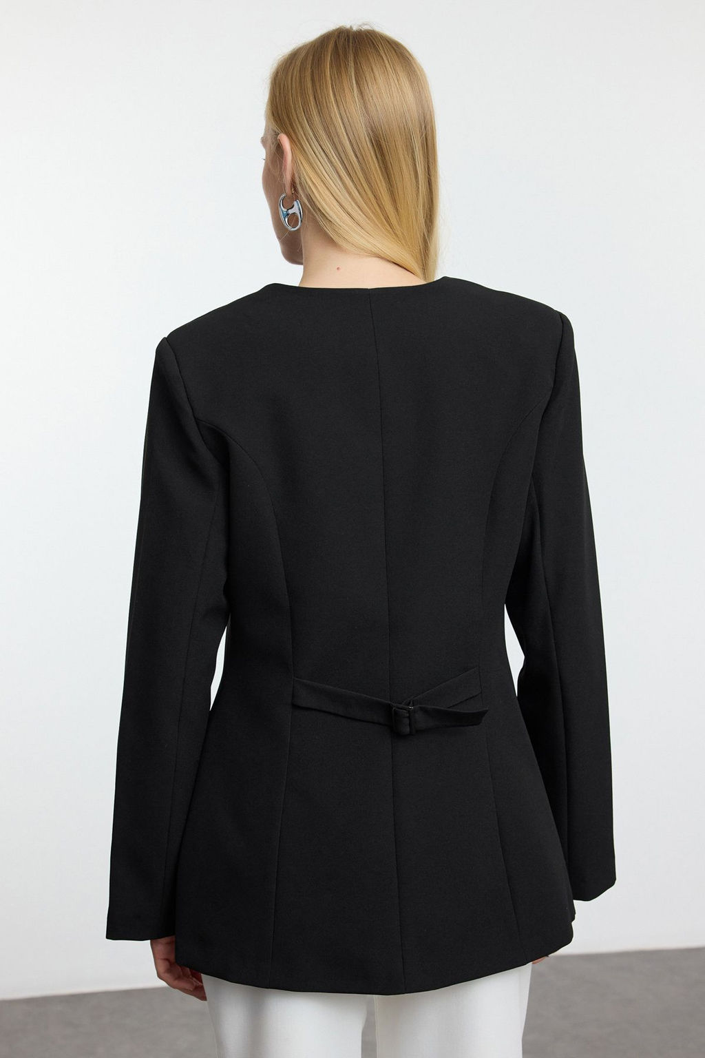 TRENDYOLMILLA Siyah Yuvarlak / Bisiklet Yakal? Fitted Bele Oturan Dokuma Blazer Ceket TWOAW25BC00009  фото 10