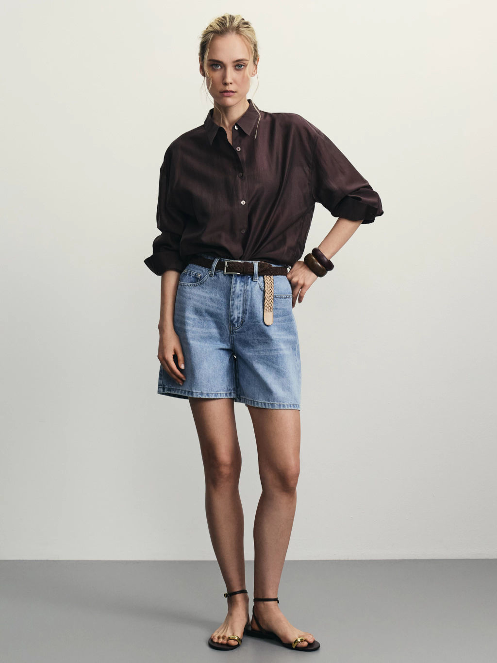 Джинсовые шорты А-силуэта с поясом / Zarina фото 7