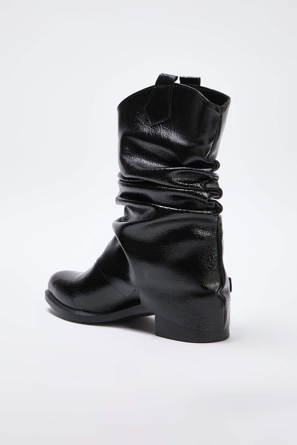 Siyah K?r?s?k Cilt Toka Detayl? Koruklu Blok Topuklu Kad?n Cizme TAKAW26BO00084