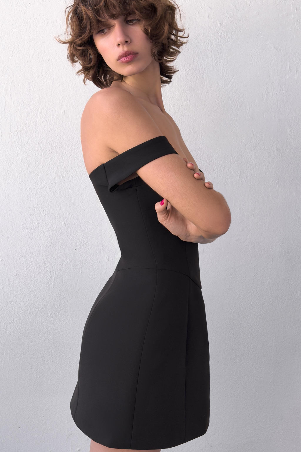 VESTIDO CORTO VOLUMEN / Negro - Zara фото 4