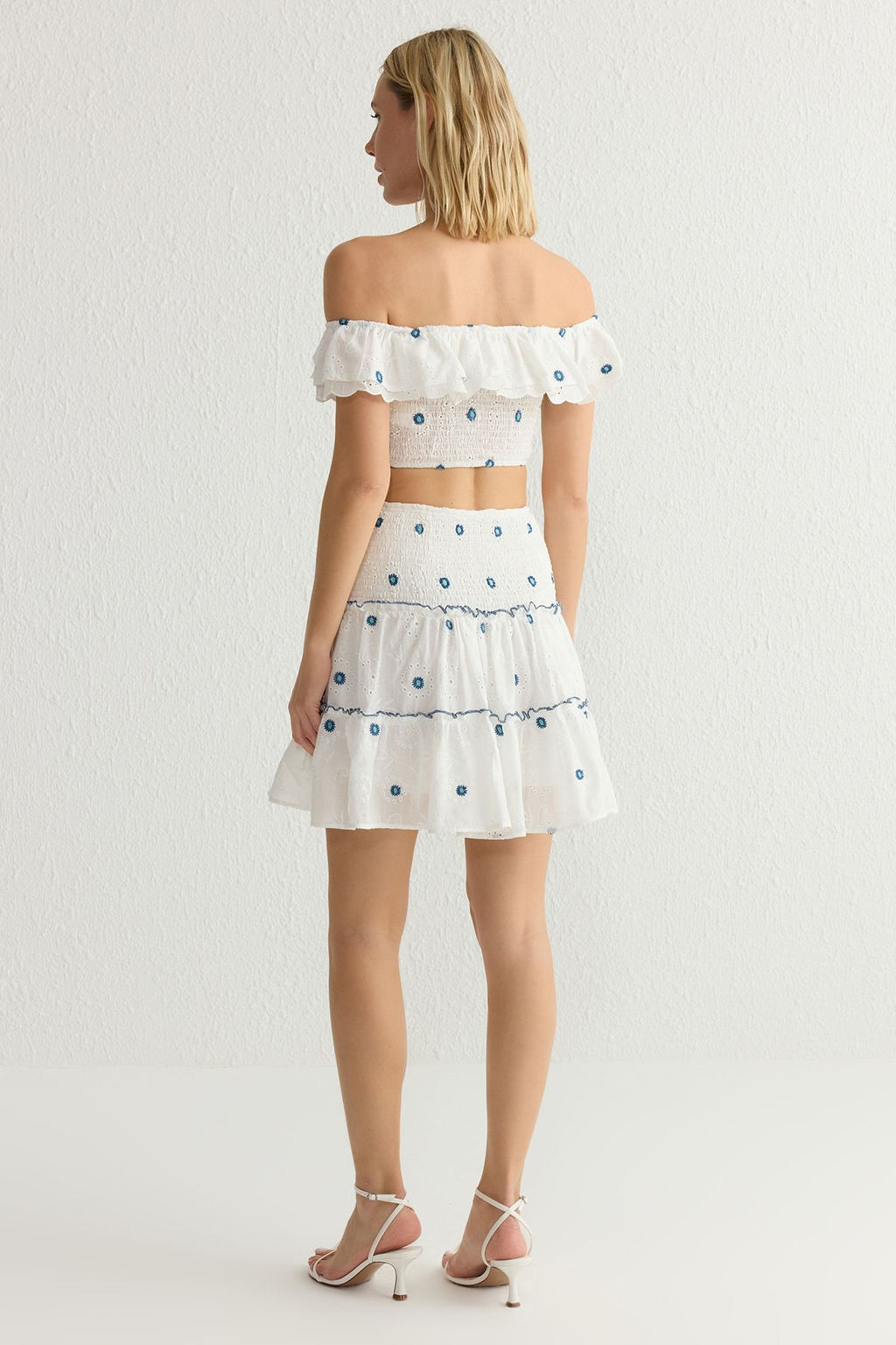 TRENDYOLMILLA Beyaz Brode Kumas Nak?s Detayl? Gipe ve Pileli Mini Boy Dokuma Etek TWOSS25ET00012 фото 6