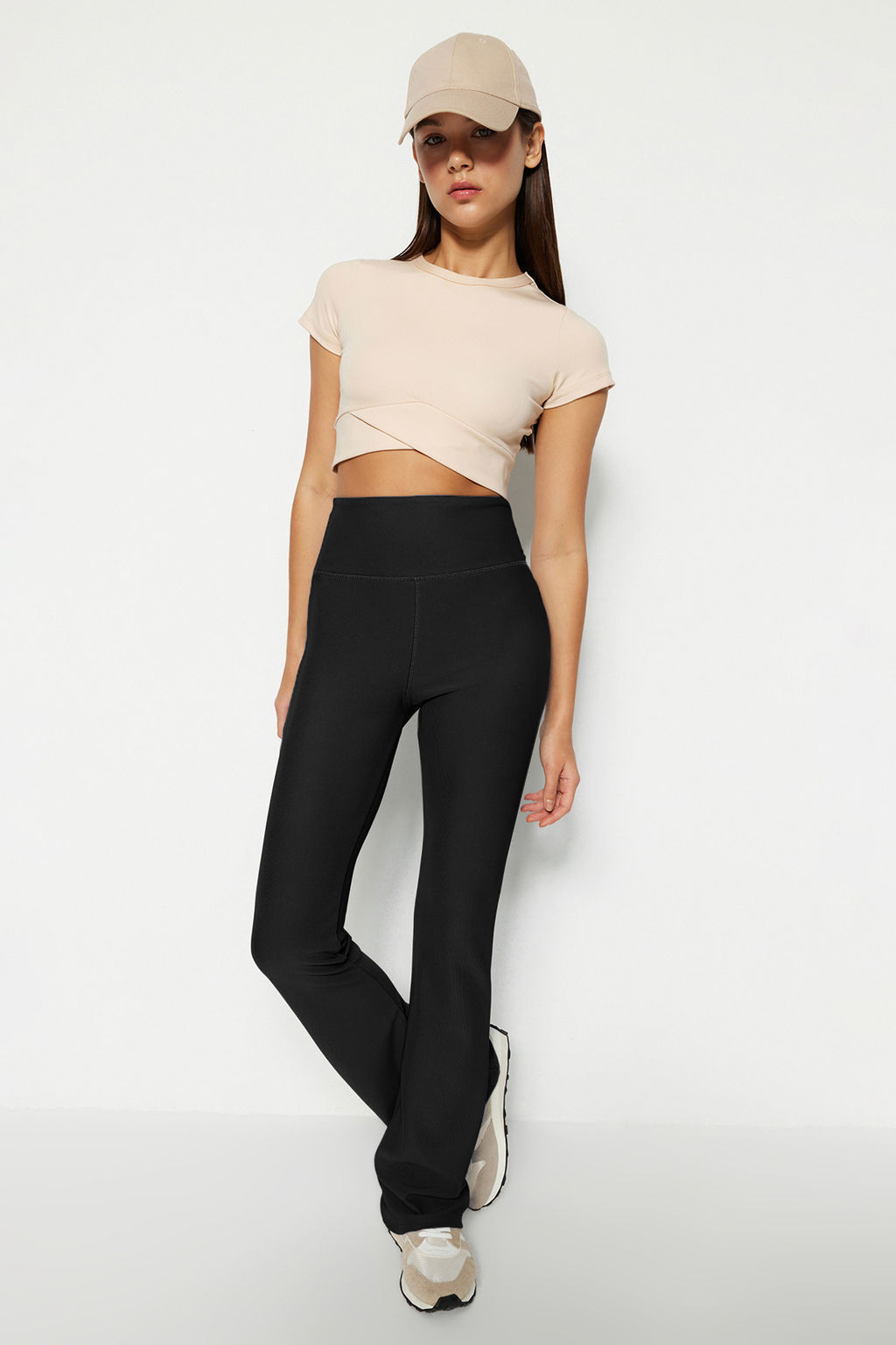 TRENDYOLMILLA Siyah Fitilli Ispanyol Paca Yoga Orme Spor Tayt TWOAW23TY00011 фото 9