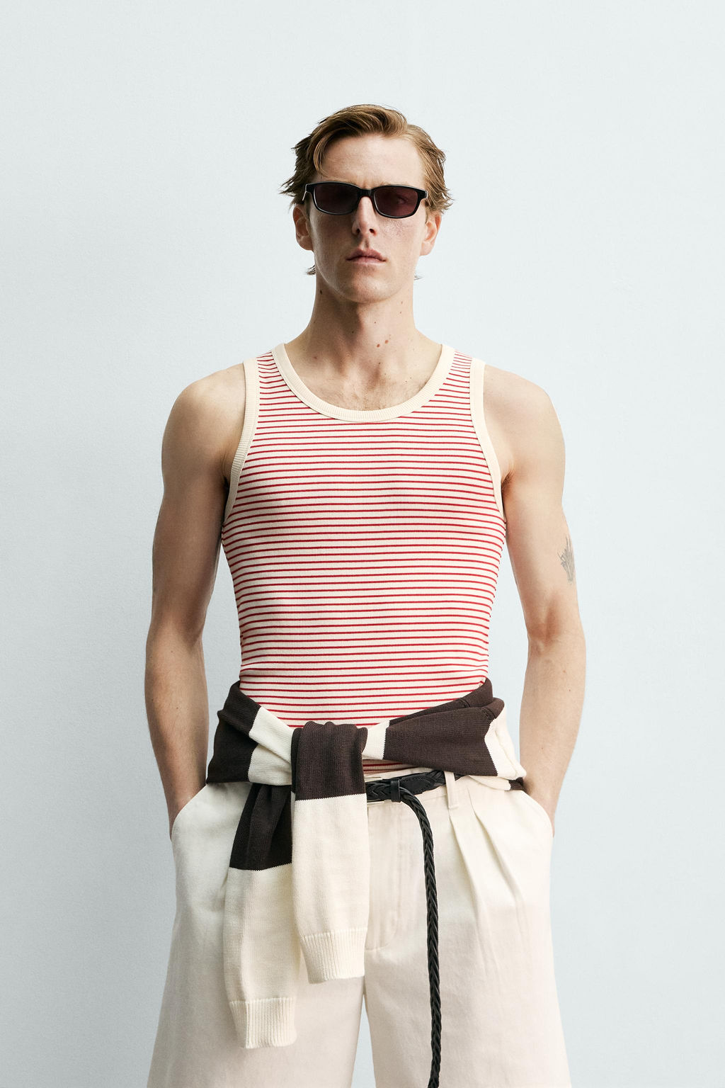 CAMISETA TANK JACQUARD RAYAS X AARON LEVINE / Crudo / Rojo