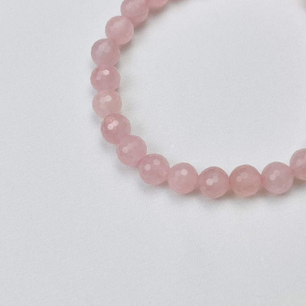 Браслет из мадагаскарского Розового кварца со вставкой "Сердце" 17 см