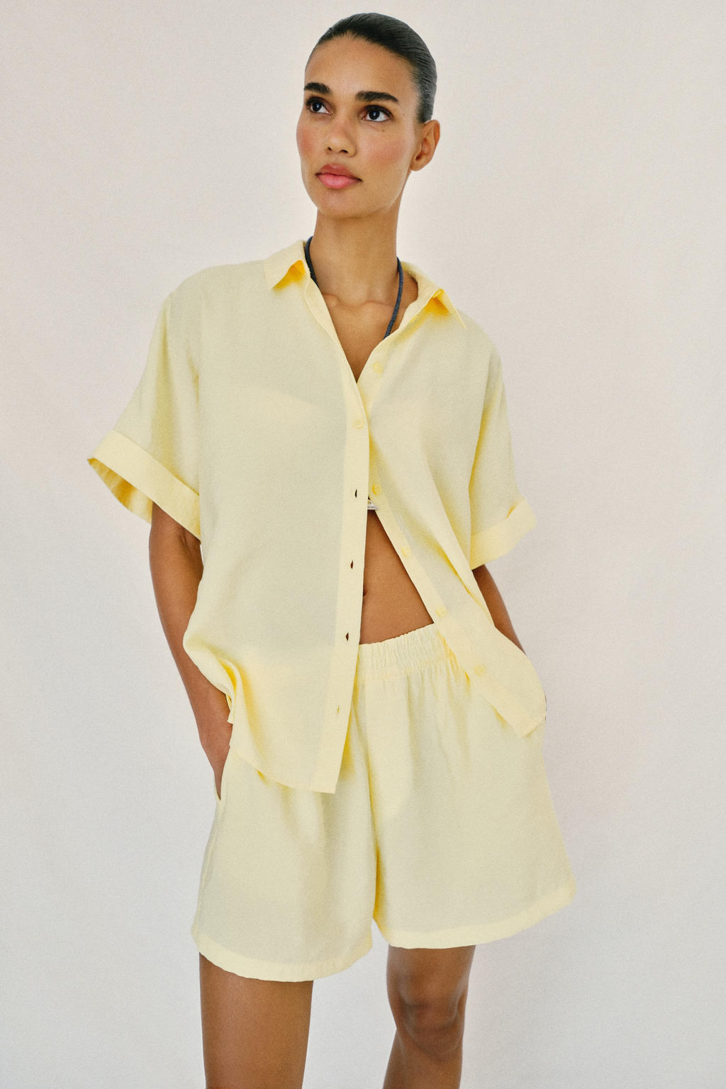 CAMISA FLUIDA MANGA CORTA / Amarillo