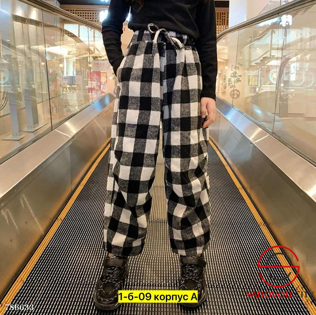 Брюки в клетку для девочки