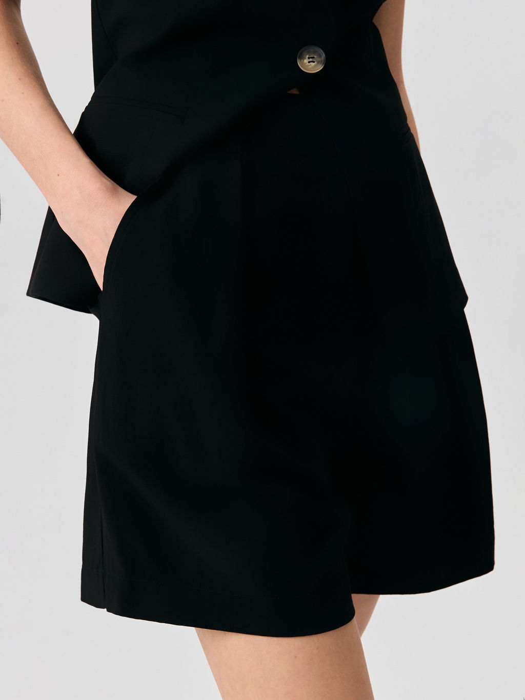 CONCEPT CLUB / Шорты жен. Cassatt черный  фото 2