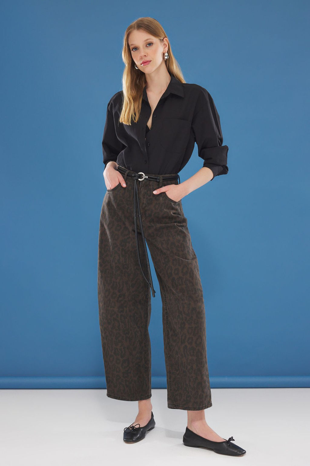 TRENDYOLMILLA Kahverengi Leopar Bask?l? Normal Bel Barrel Jeans TWOSS25JE00205