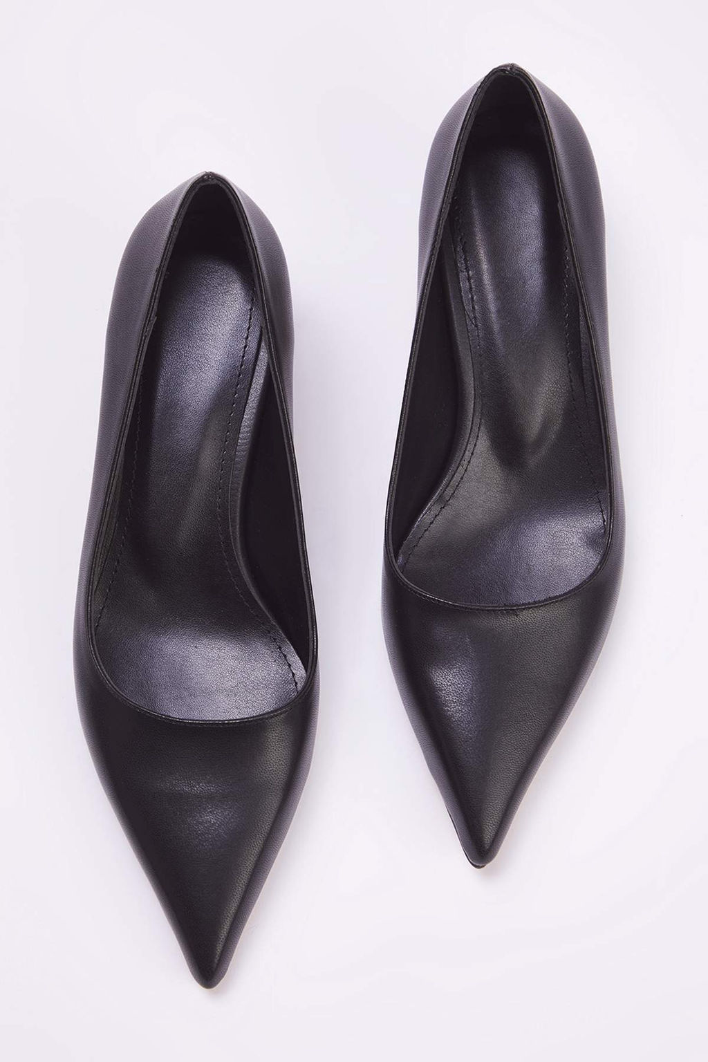 Siyah Sivri Burun Kad?n 4 cm Kitten Topuklu Ayakkab? TAKAW26TO00011