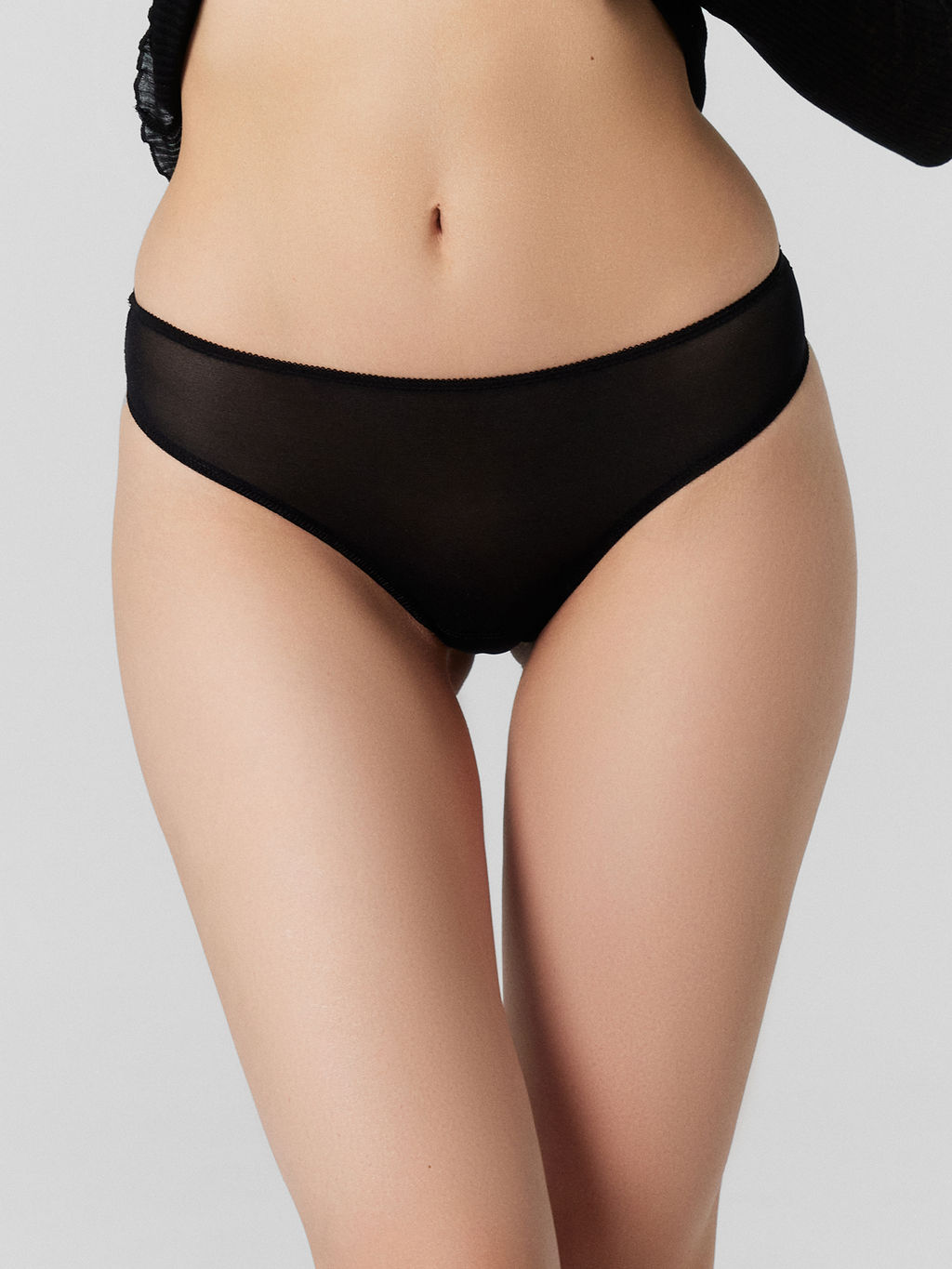 Цена за 2 штуки! Трусы слипы женские черные из сетки с кружевными вставками