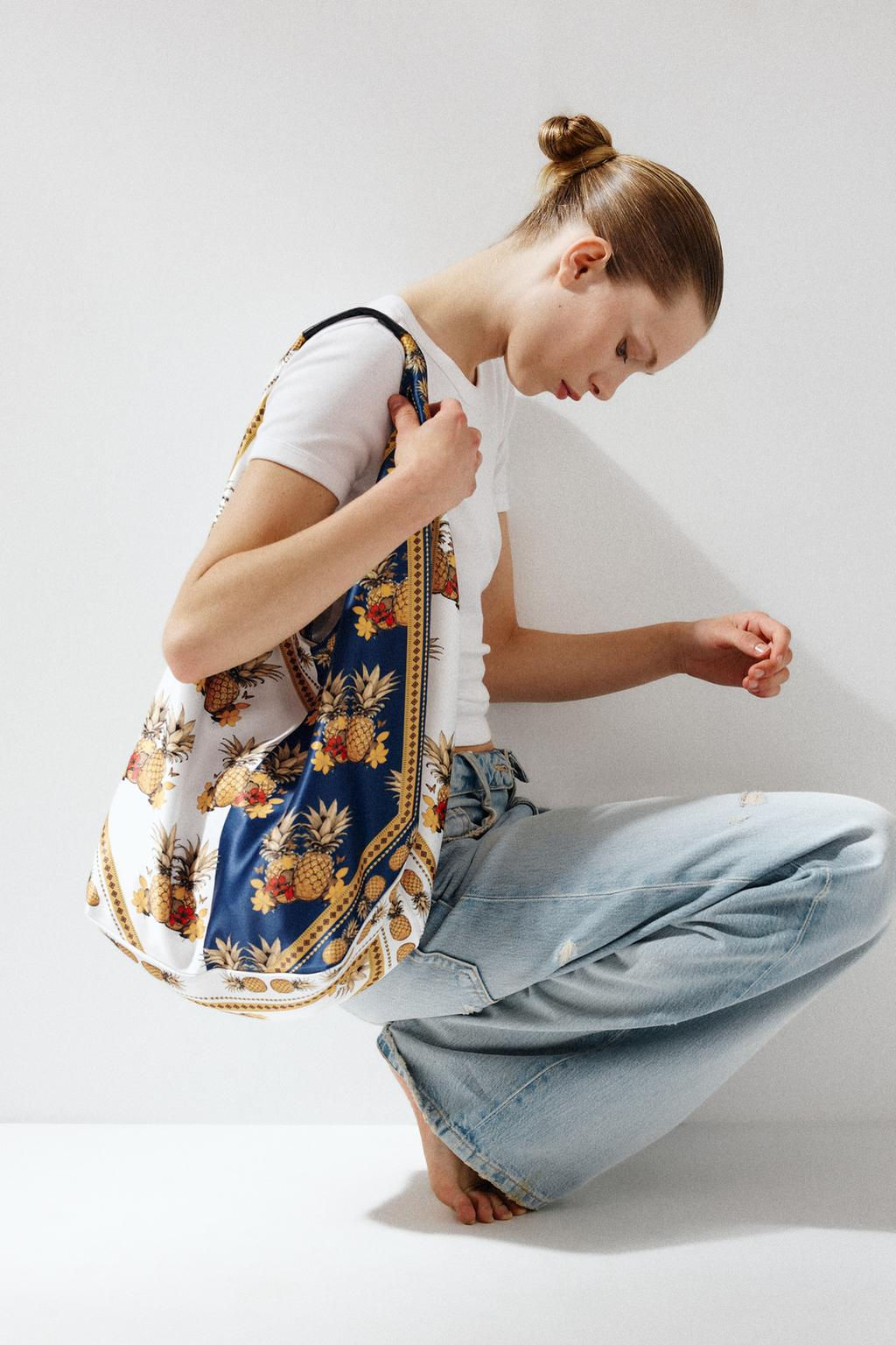 MULTI-COLOURED PRINT SHOPPER - Zara фото 2