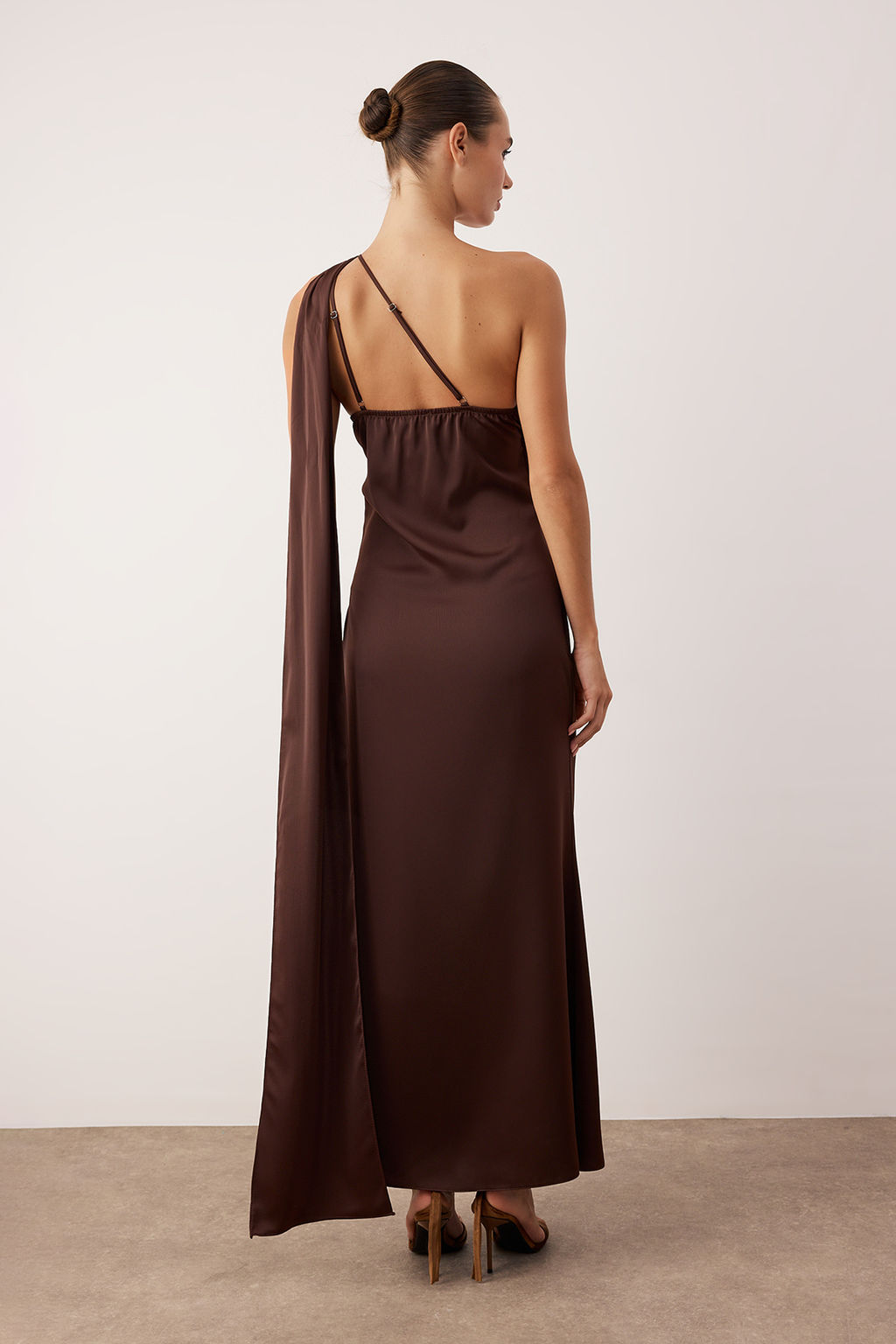 Kahverengi Dokuma Saten Midi Astars?z Elbise TPRAW26EL00135