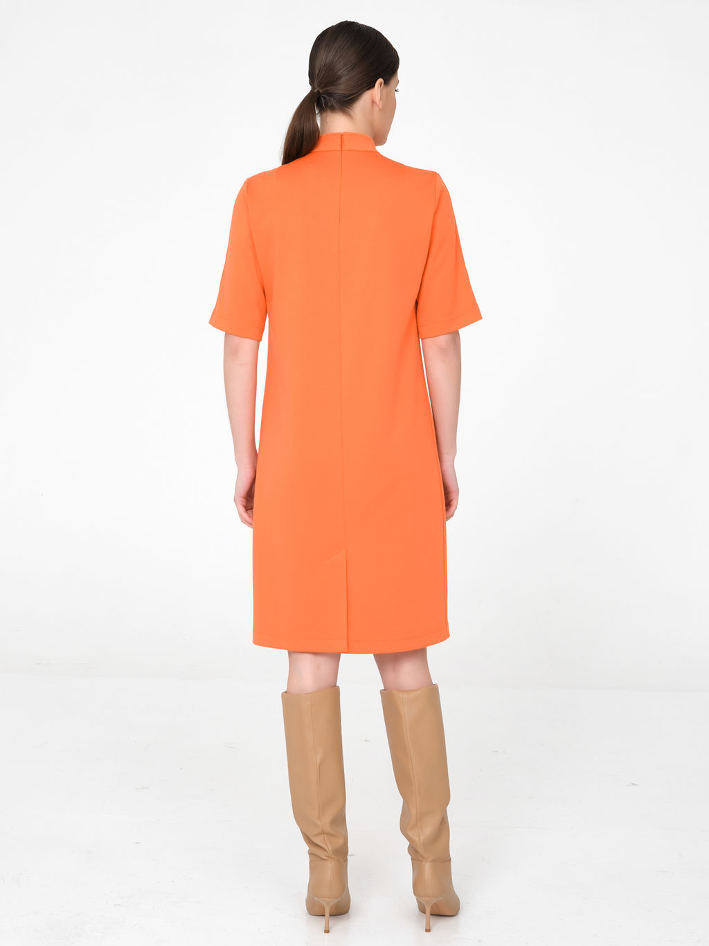 Платье прямого силуэта