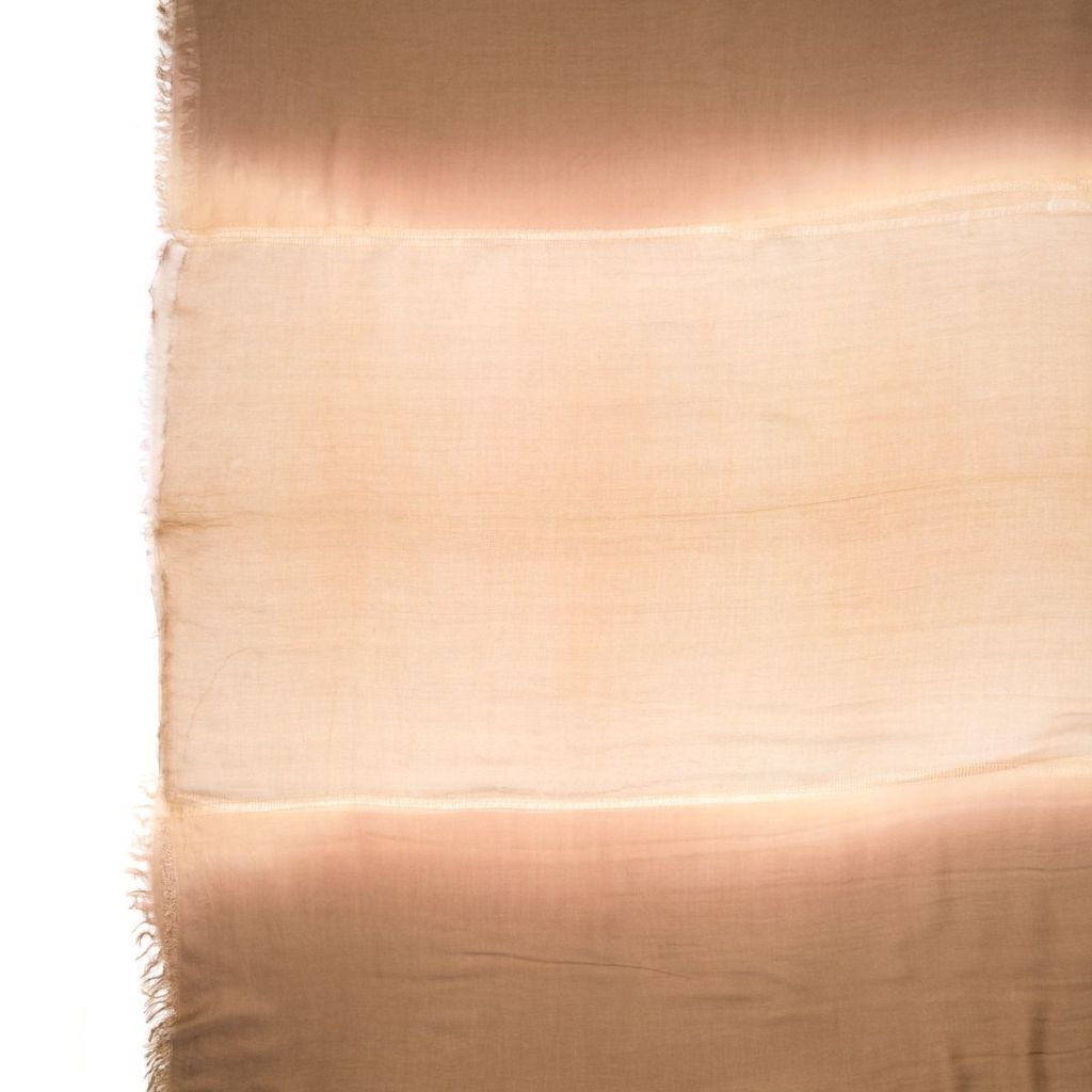 Палантин из модала и шелка - Модные истории фото 5