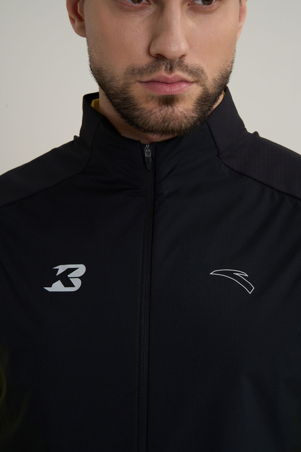 Жилет Черный ANTA RUNNING Woven Vest  фото 10