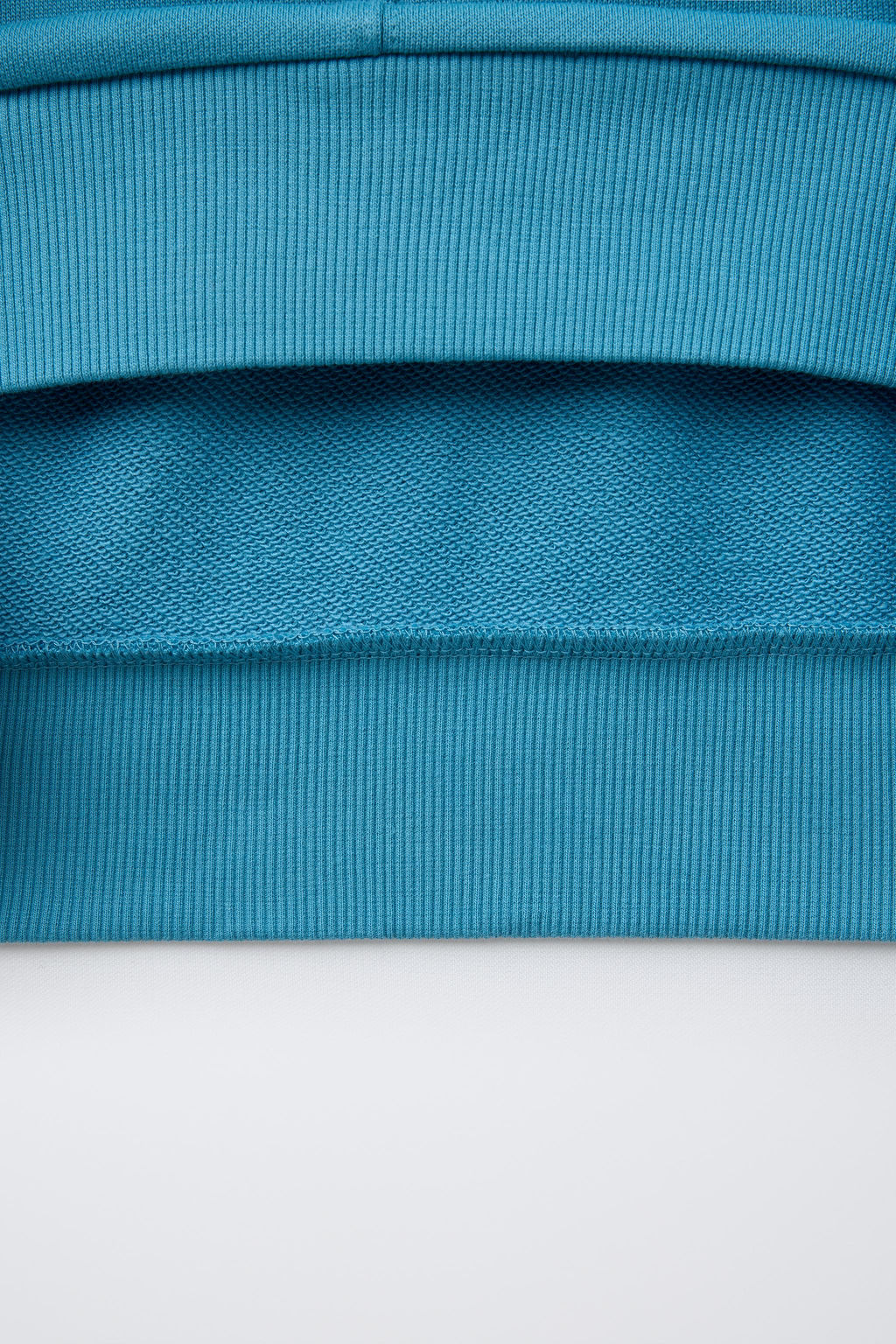 PLAIN SWEATSHIRT WITH EMBOSSED SLOGAN - Zara фото 4