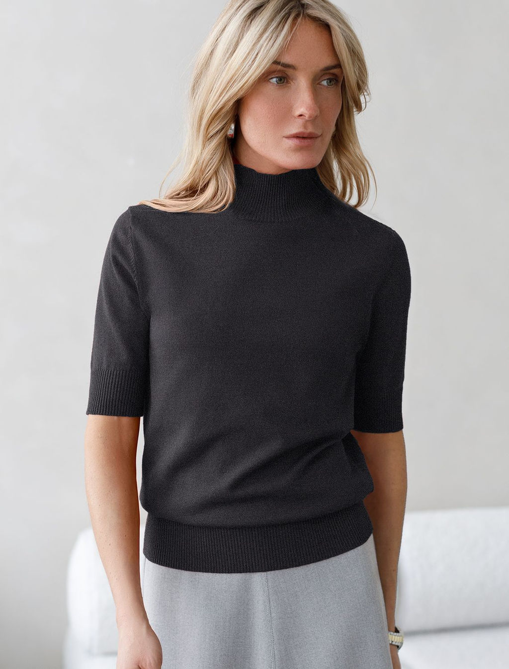 D34.201 Свитер женский черный