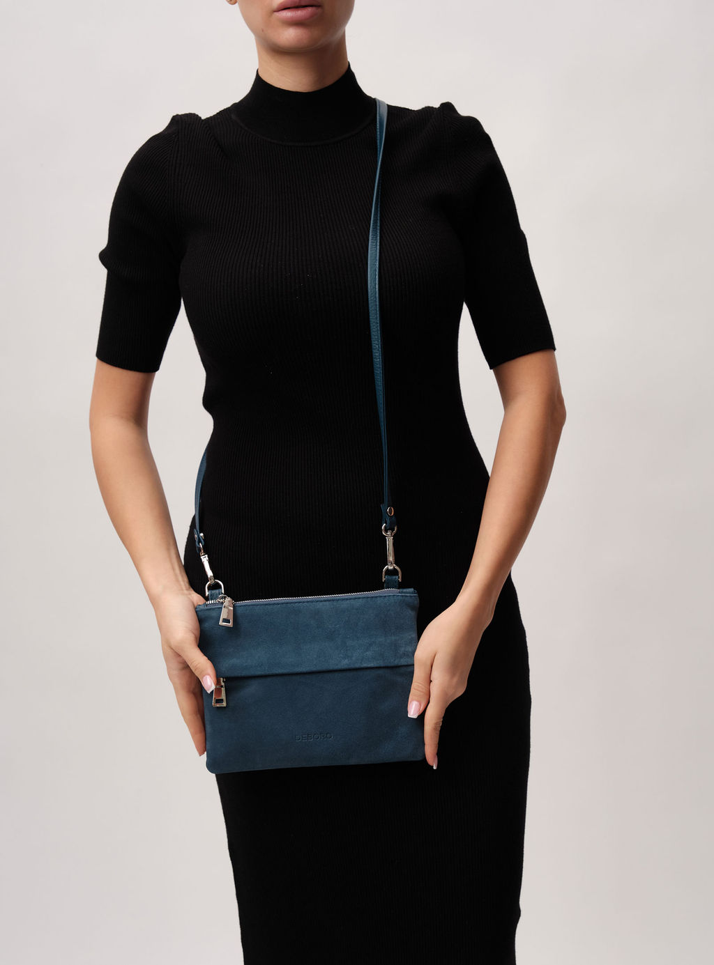 Кросс-боди сумка Deboro 3017 синяя волна велюр