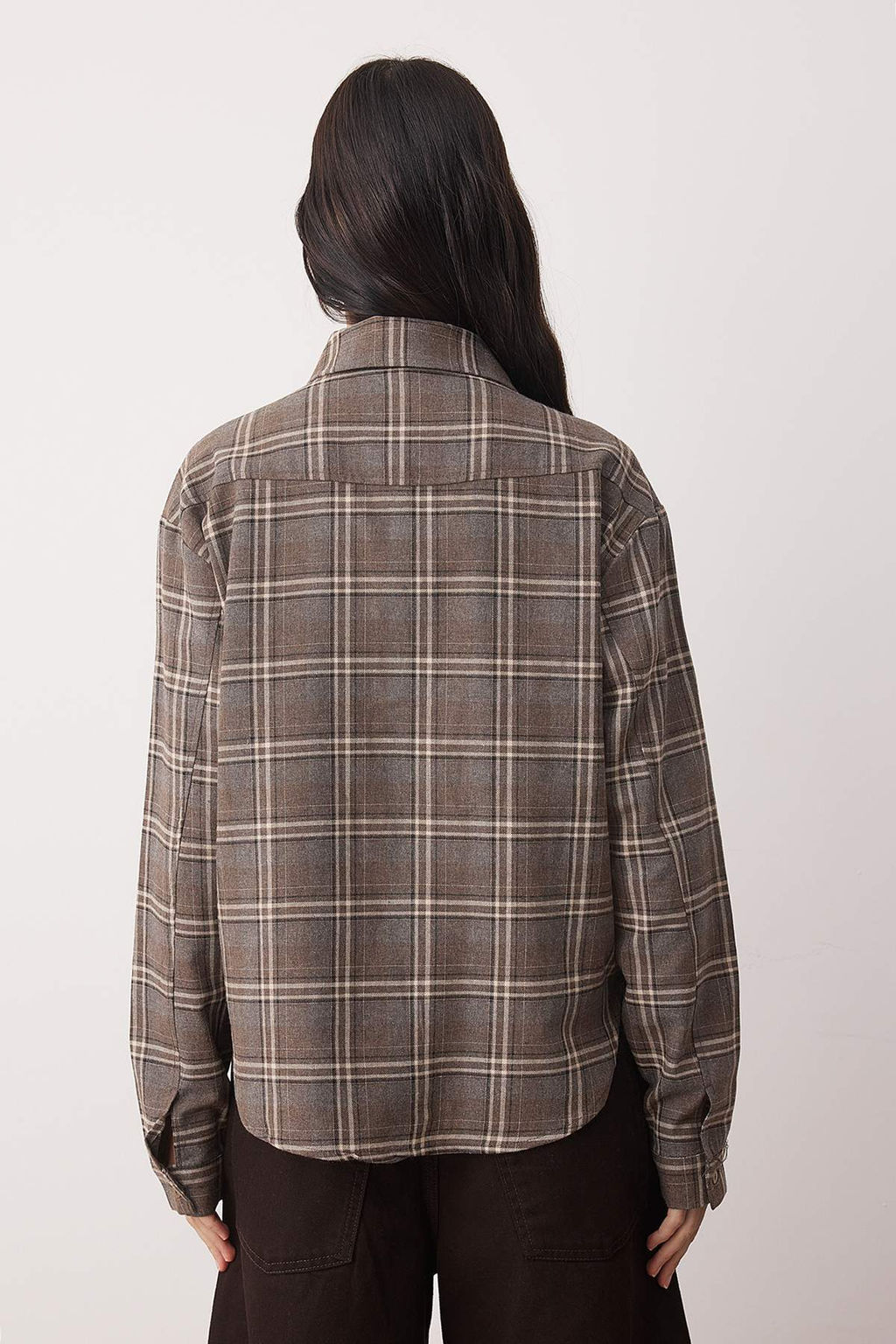 Kahverengi Ekoseli Cep Detayl? Oversize Flanel Gomlek TWOAW26GO00143 - Trendyolmilla фото 4