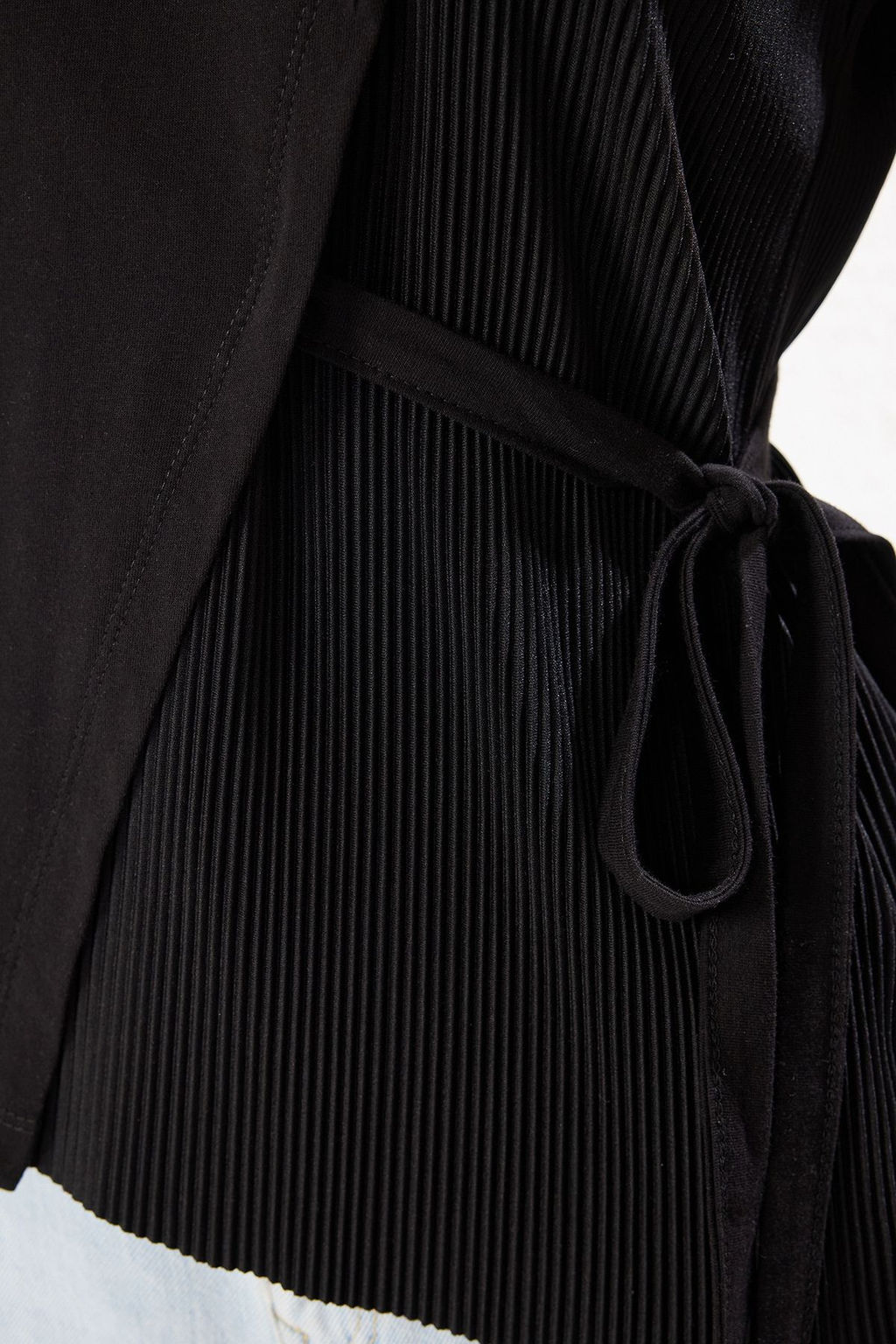 Trendyolmilla Siyah Pilise ve Baglama Detayl? Relaxed/Rahat Kal?p Orme Bluz TWOSS25BZ00094  фото 13