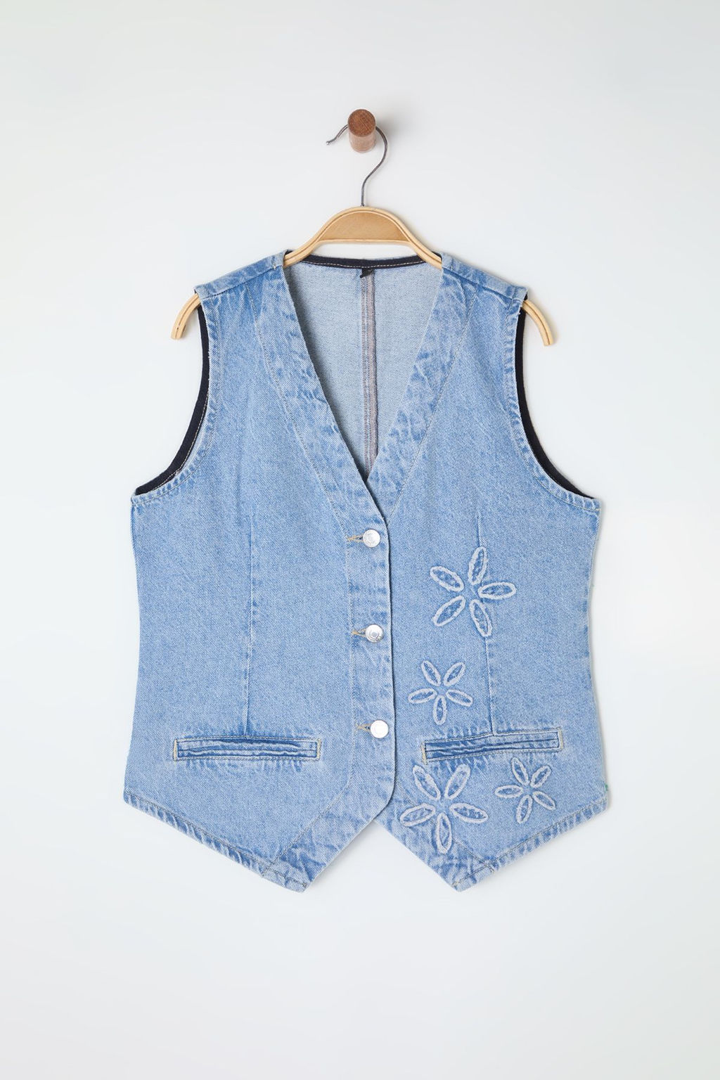 TRENDYOLMILLA Ac?k Mavi Cicek Nak?sl? V Yaka Denim Yelek TWOSS25YE00003  фото 6