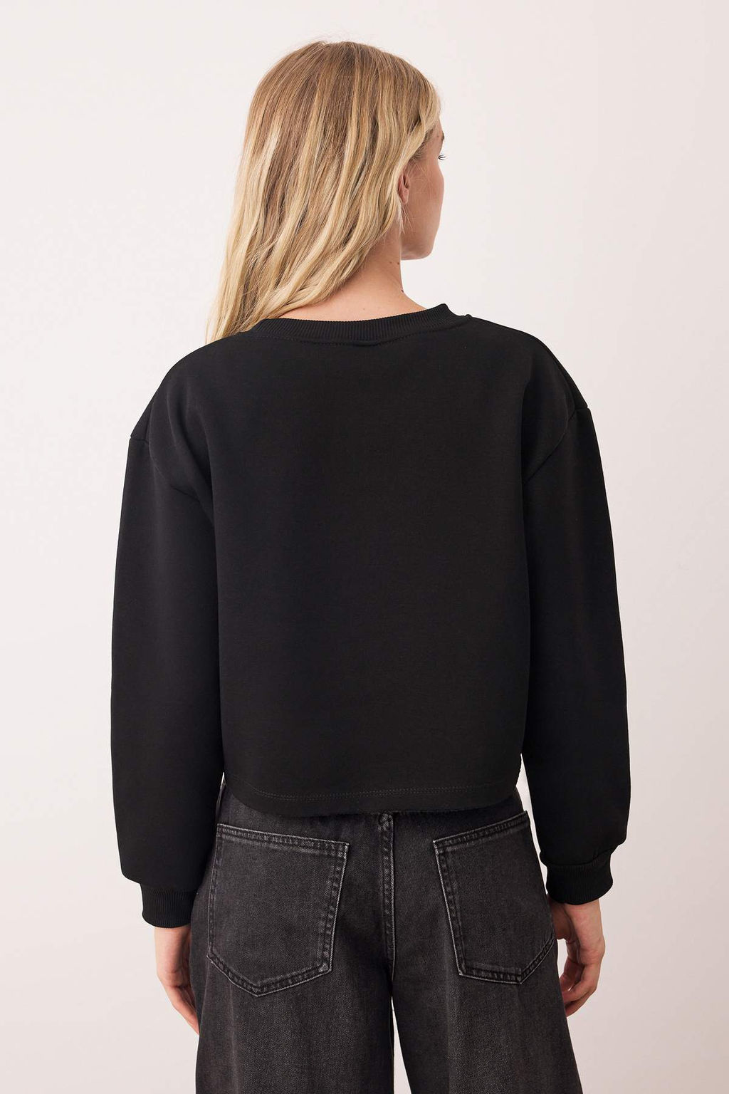 Ekru Kal?n Ici Polarl? Bisiklet Yaka Crop Orme Sweatshirt TWOAW26SW00093 - Trendyolmilla фото 8
