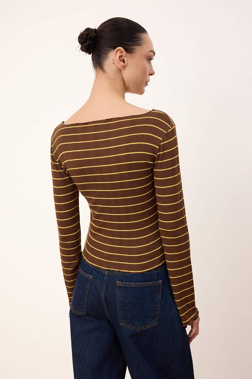 Wardrobe Essentials-Kahverengi Cizgili Fitted/Vucuda Oturan Orme Bluz TWOSS26BZ00176