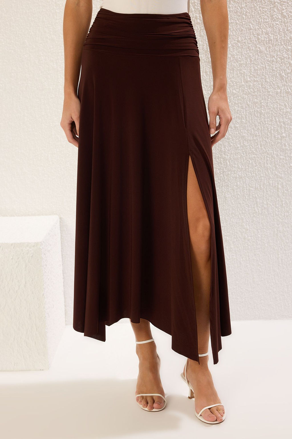 TRENDYOLMILLA Kahverengi Bel Detayl? Y?rtmacl? Esnek Orme Maxi Etek TWOSS25ET00068  фото 3