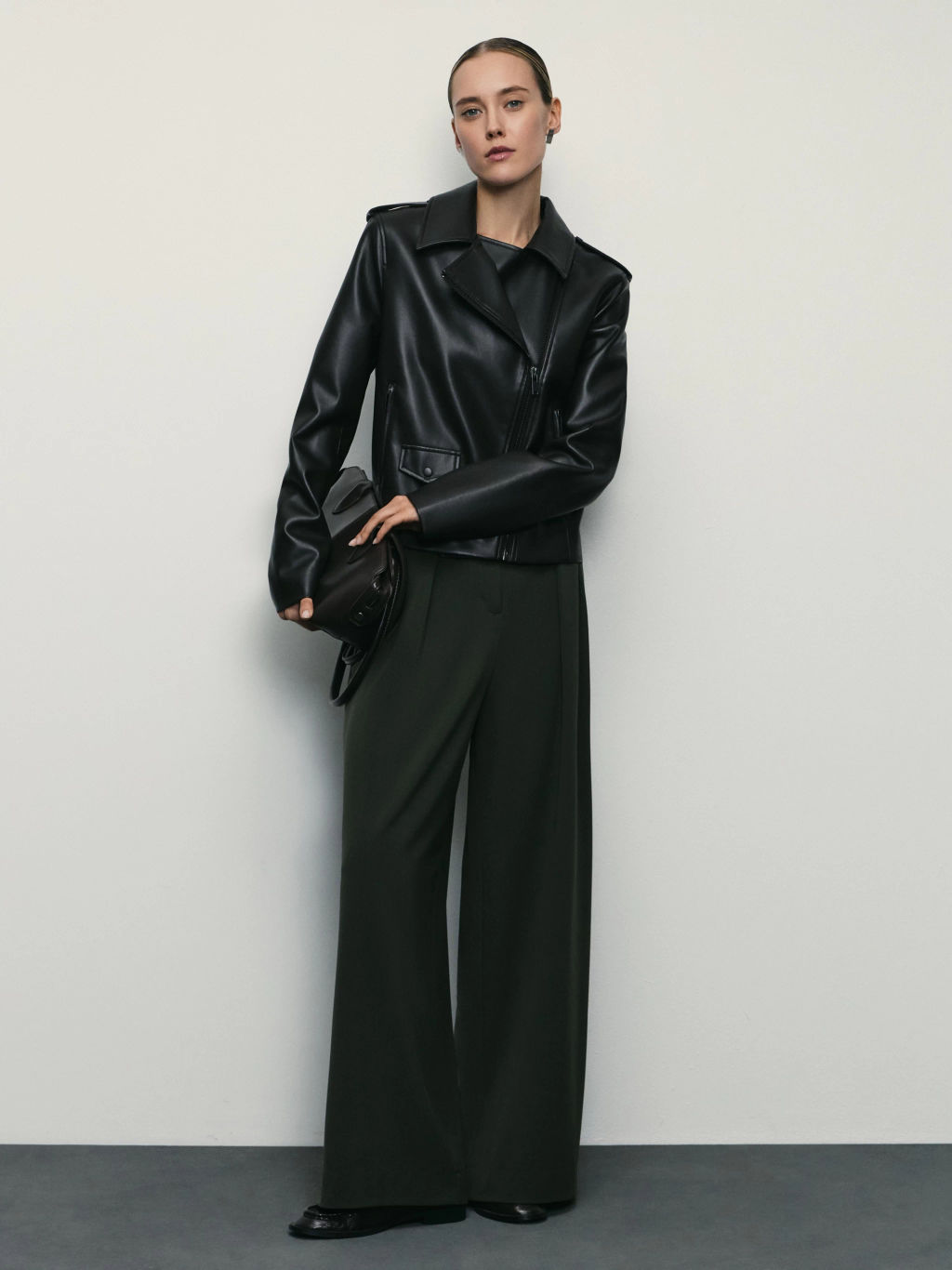 Широкие брюки с вискозой в составе / Zarina