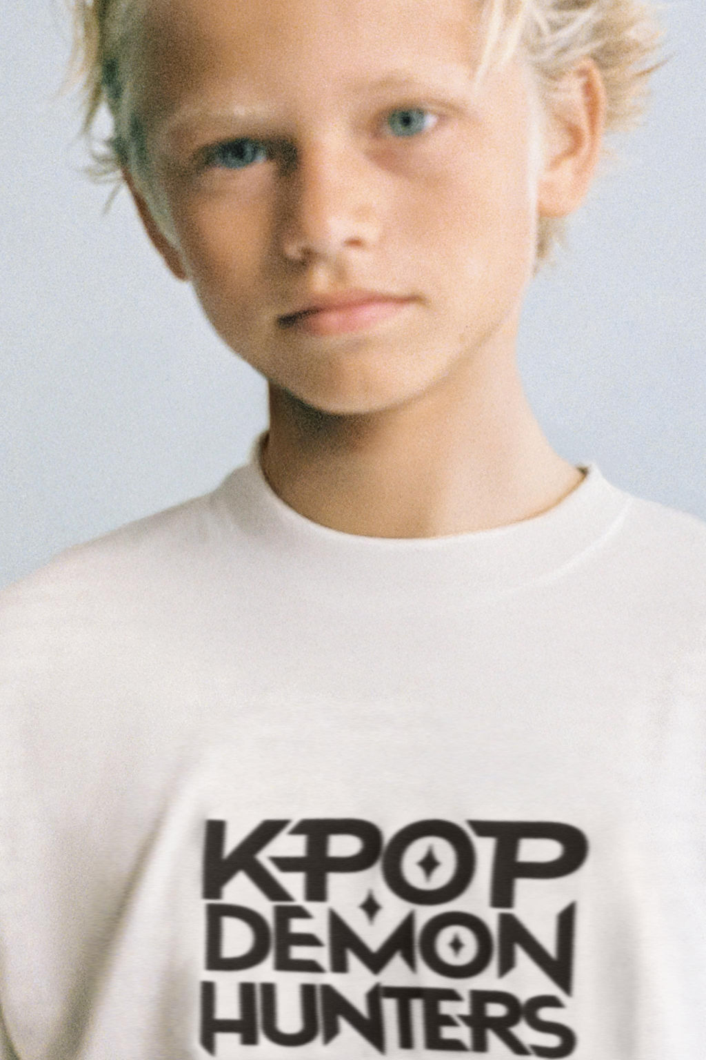 KPOP DEMON HUNTERS NETFLIX  PRINT T-SHIRT - Zara фото 5