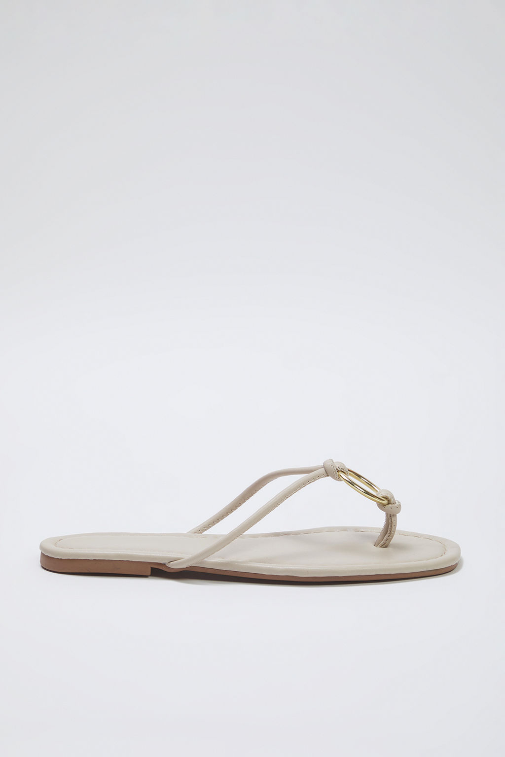 Trendyol Shoes Bej Metal Aksesuar Detayl? Kad?n Parmak Aras? Terlik TAKSS25TE00042 - Trendyolmilla фото 3