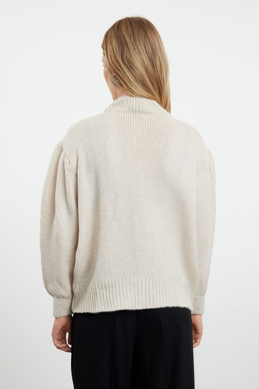 Tas Yumusak Dokulu Mucevher Dugmeli Ceket Gorunumlu Triko H?rka TWOAW21HI0034