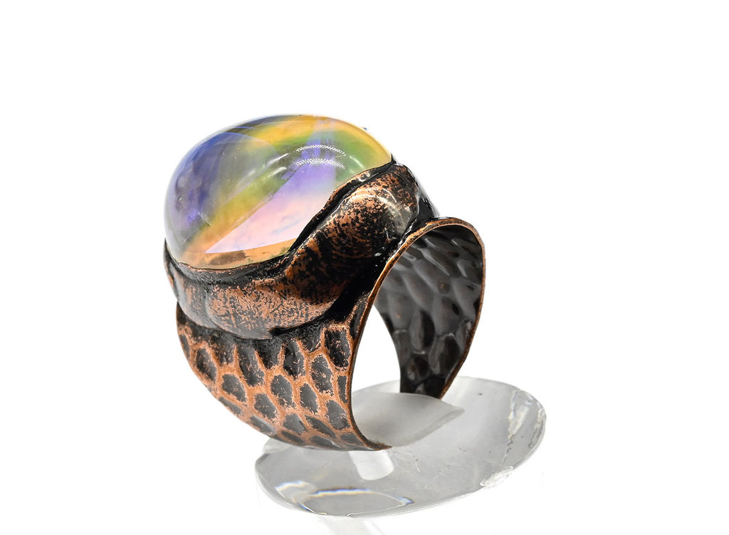 Кольцо с опалом искусственным 19*29мм, размер 17,5 Радуга камня