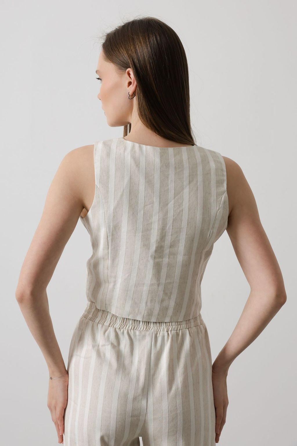 Trendyolmilla Bej Keten Gorunumlu Onu Baglama Detayl? Cizgili V Yaka Crop Dokuma Bluz TWOSS25BZ00159
