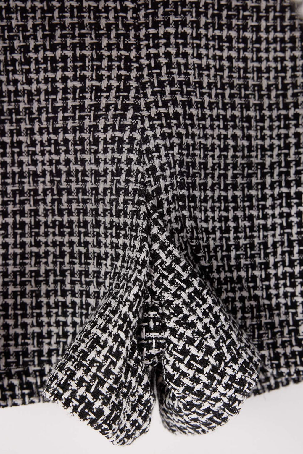 Siyah-Cok Renkli Kemerli Tuvit Mini Sort Etek TWOSS26SR00009