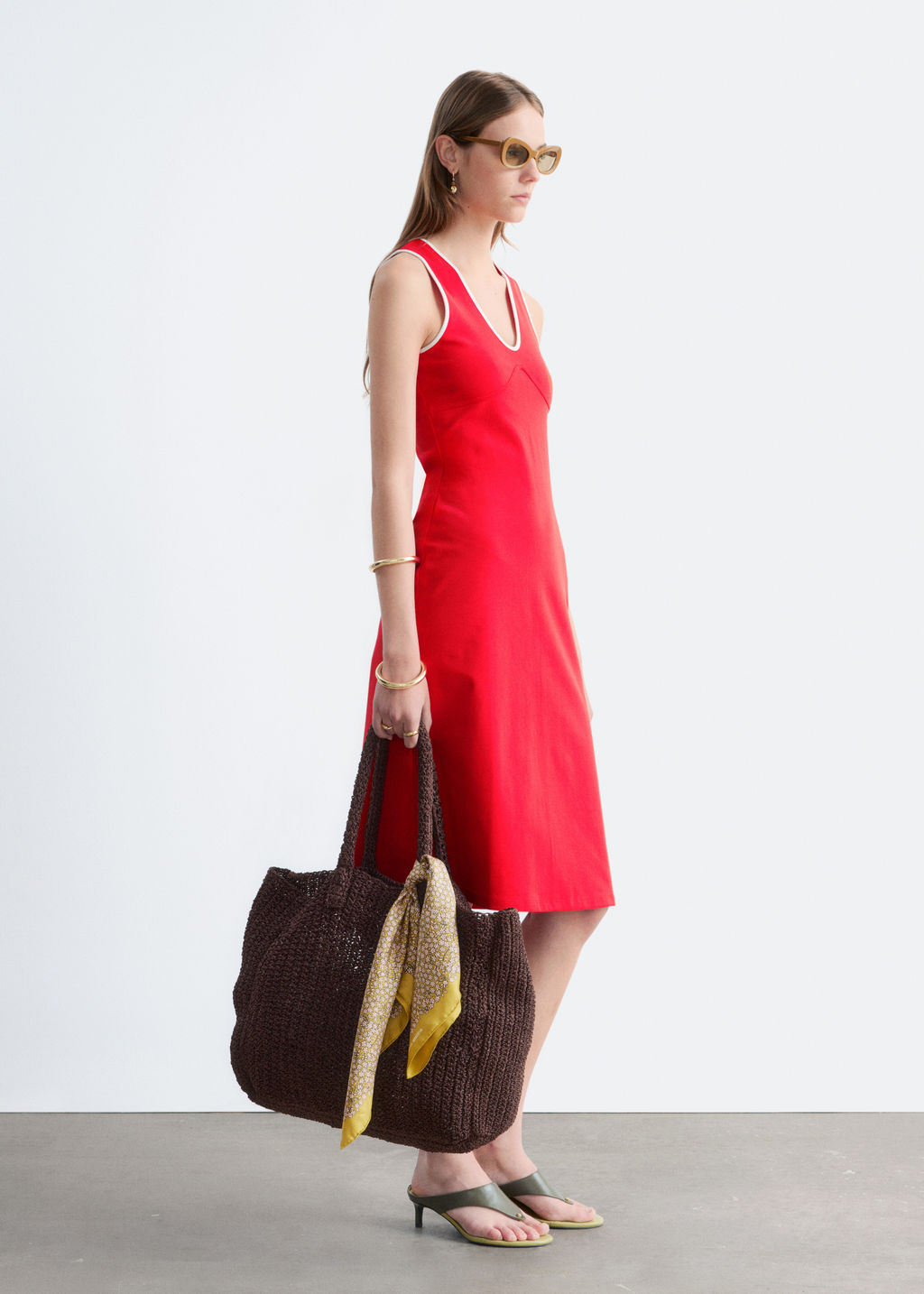 Vestido midi con escote en U