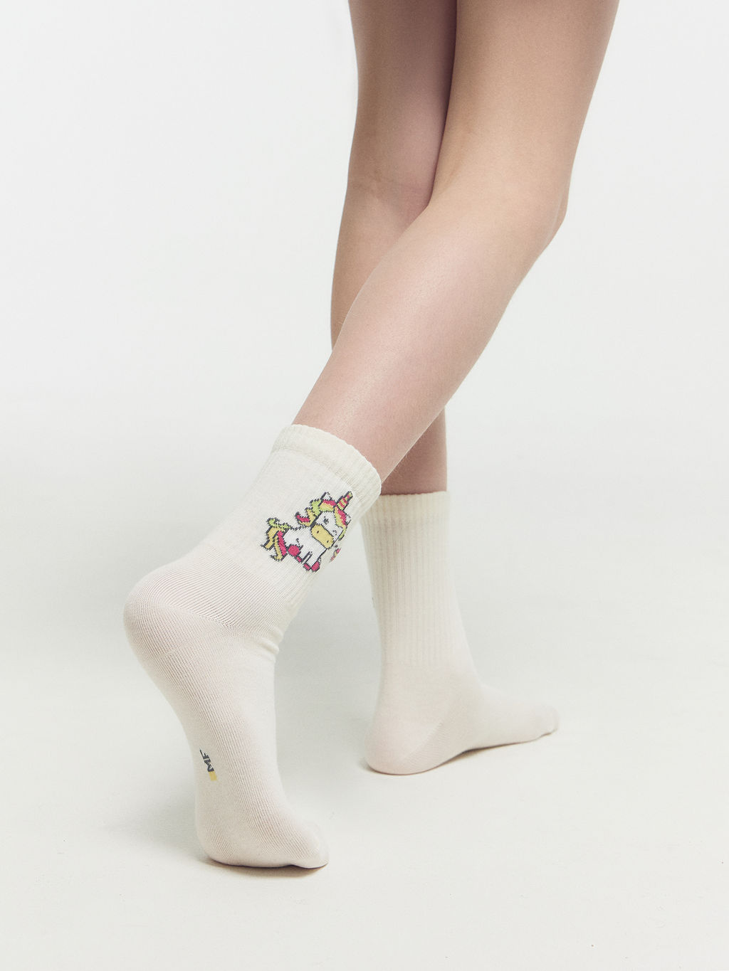 Цена за 5 пар! Носки детские молочно-белые с рисунком в виде единорога - Mark formelle фото 2