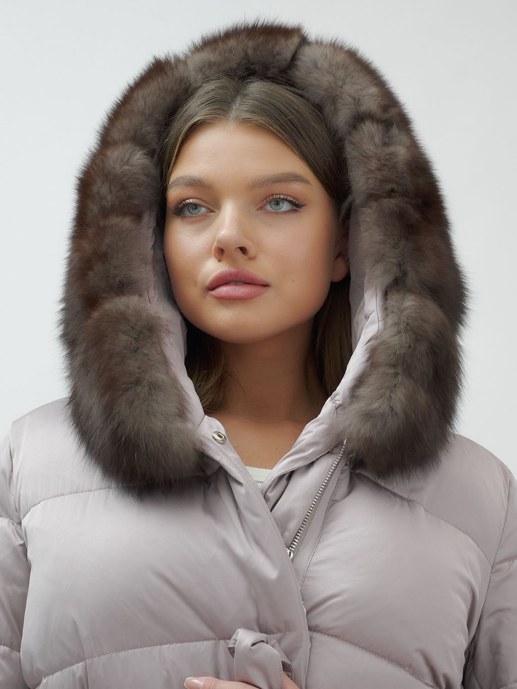 с мехом песец люкс класса Пальто зимние Бренд Visdeer, бежевого цвета  фото 7