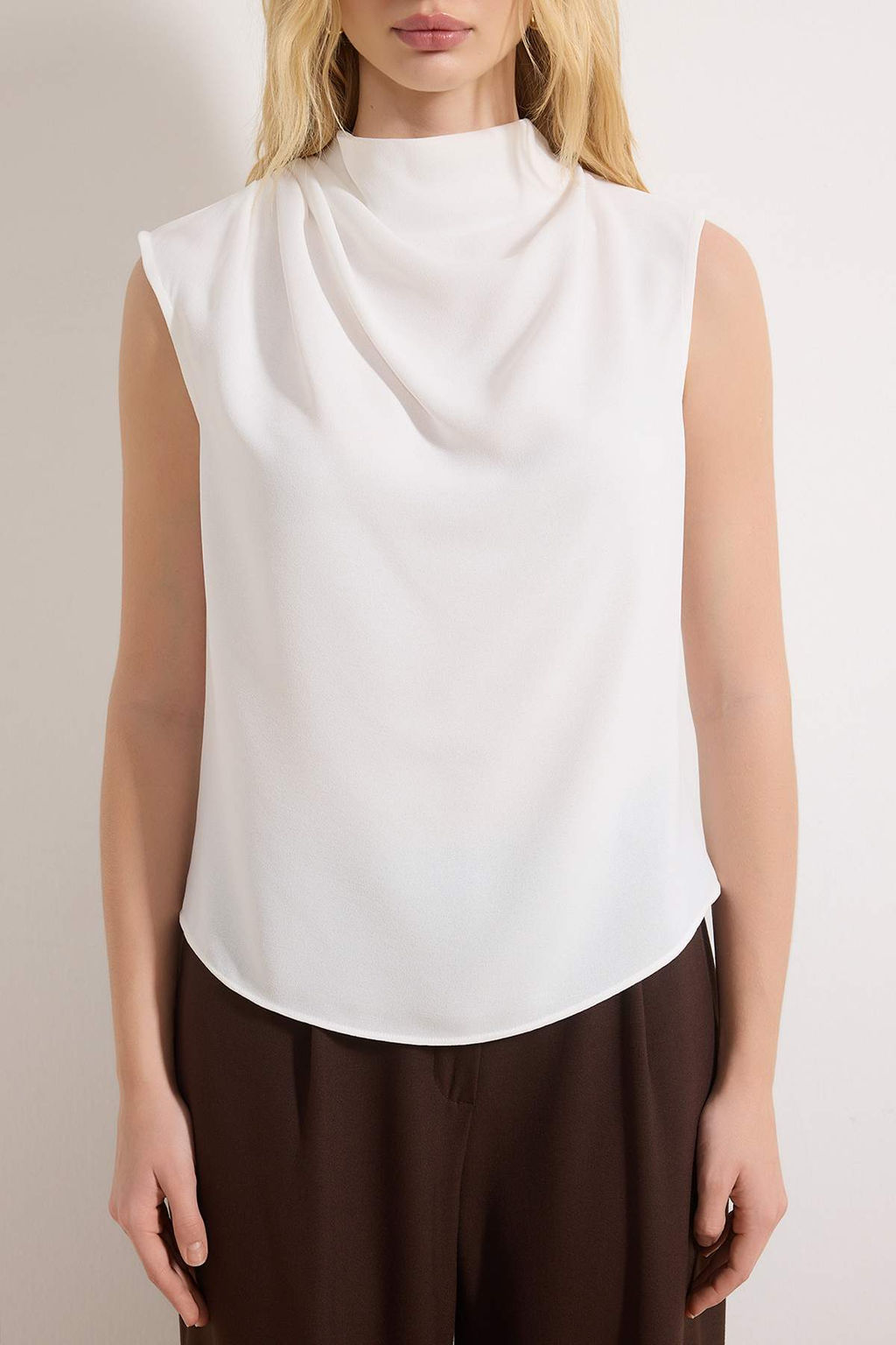 Siyah Degaje Yaka S?k Dokuma Krep Bluz TWOSS26BZ00395 - Trendyolmilla фото 7